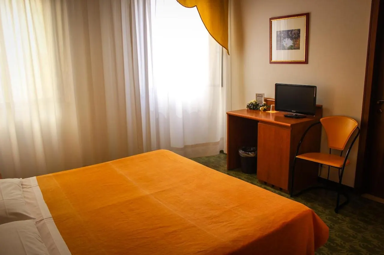 Hotel Centrale 埃斯泰