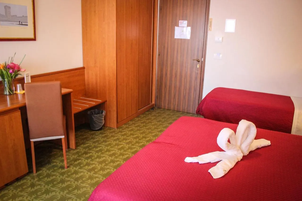Hotel Centrale 埃斯泰