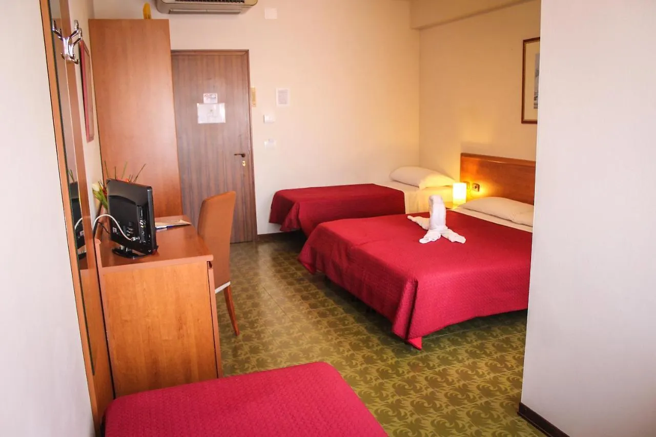 Hotel Centrale 埃斯泰